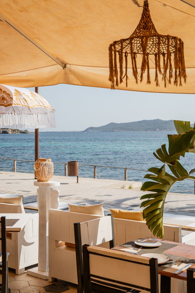 Terraza junto al mar